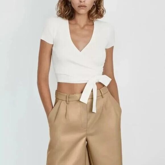 WILFRED Aritzia Limerick High Waisted Vegan Leather Black Short Sz 00 Sage Frost - Picture 8 of 8